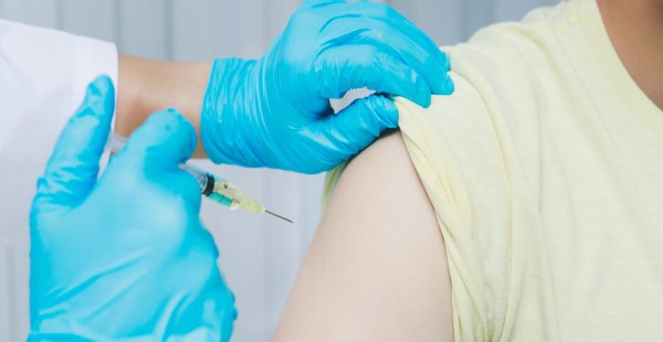 Surprising Number of Hospital Workers Refuse the COVID-19 Vaccine